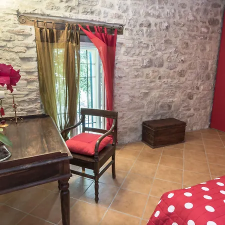 Borgo Spagnoli فندق